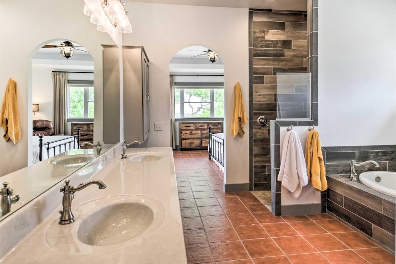 Ladera Wimberley Estate On 13 Acres With Hot Tub Βίλα Εξωτερικό φωτογραφία
